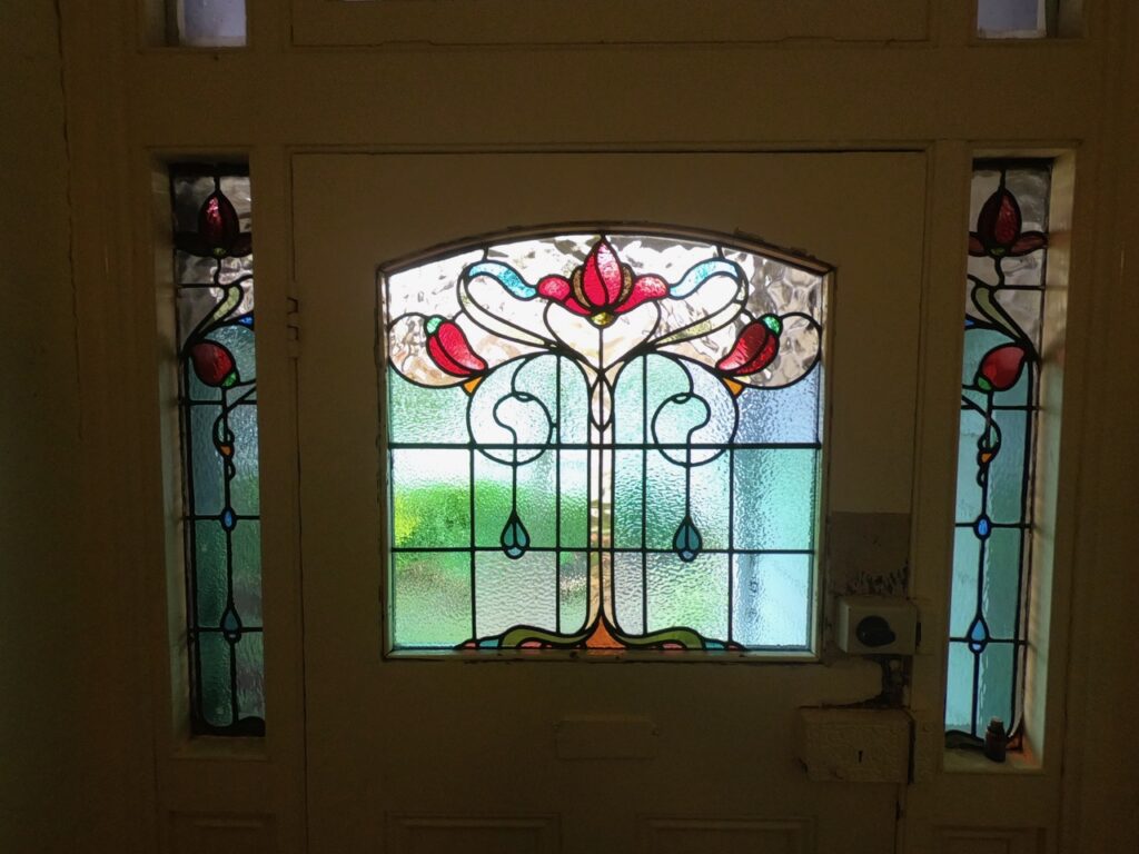 Traditional front door leadlight design