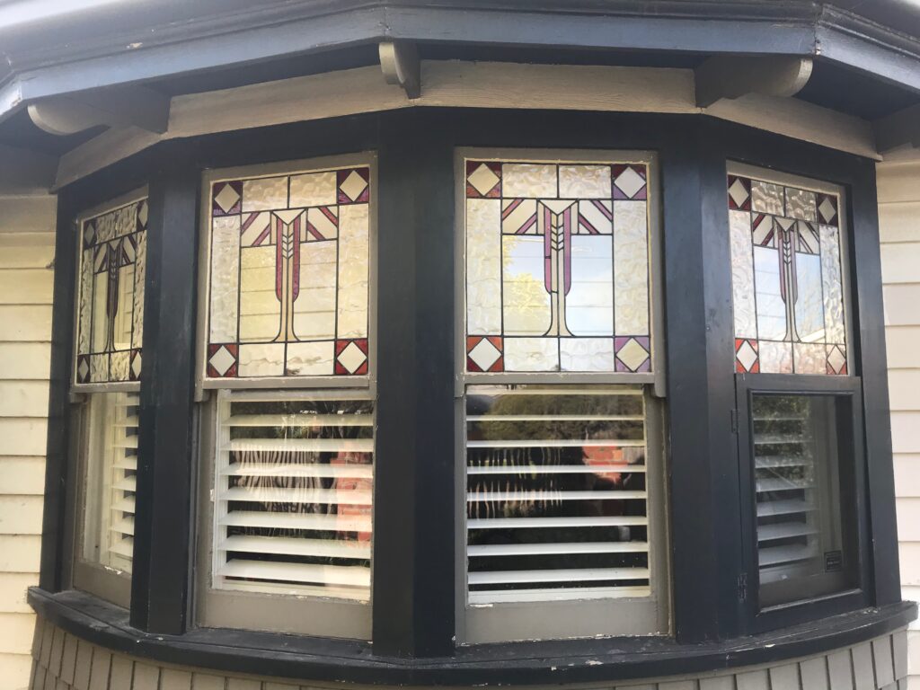 Art deco bay windows